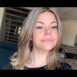 Meet your Posher, Leah